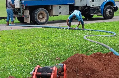 2 guys pumping 2 guys pumping